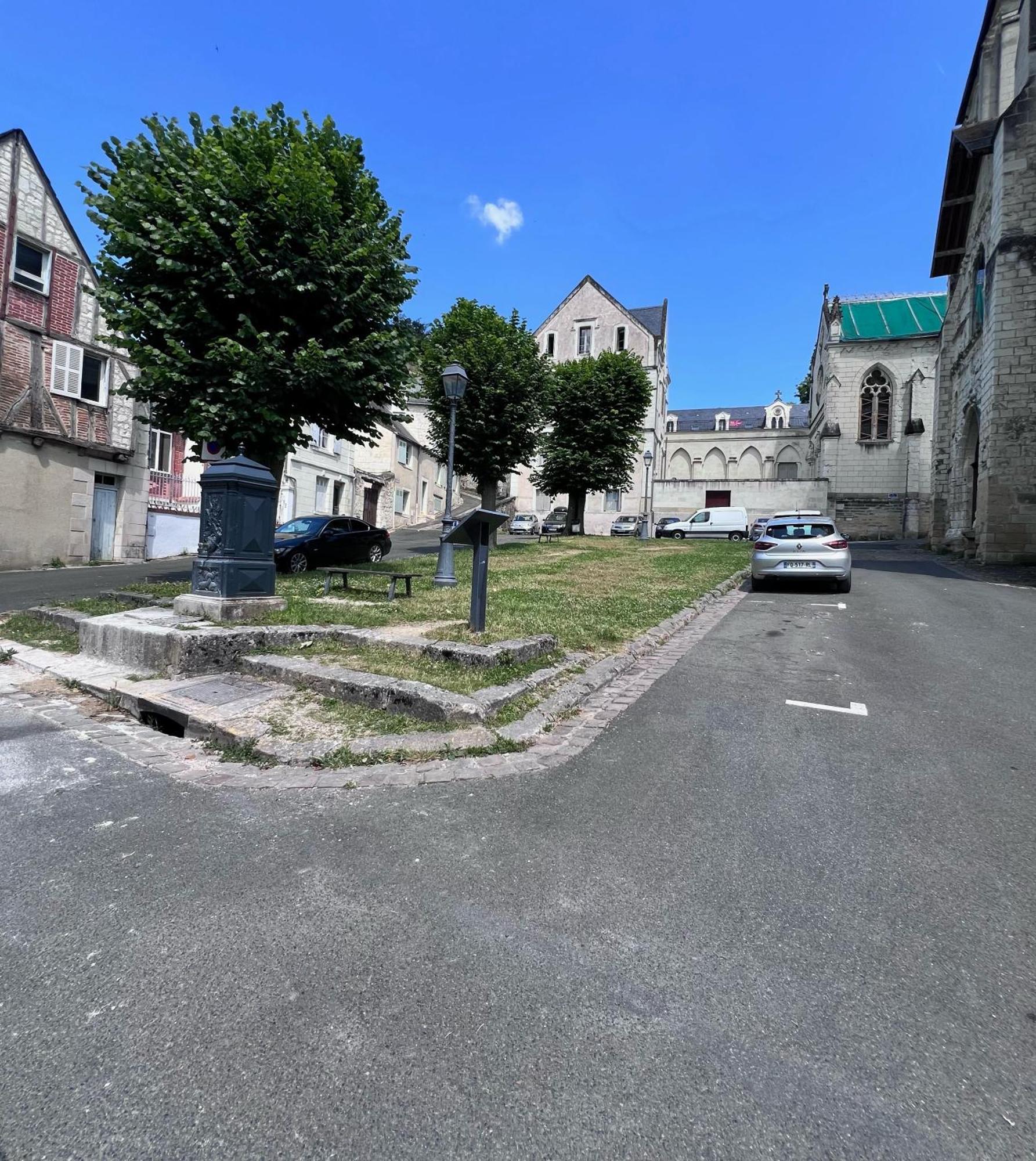 Le Rabelais, Superbe Appartement En Duplex, Proche Forteresse Et Monument Historique Chinon Luaran gambar
